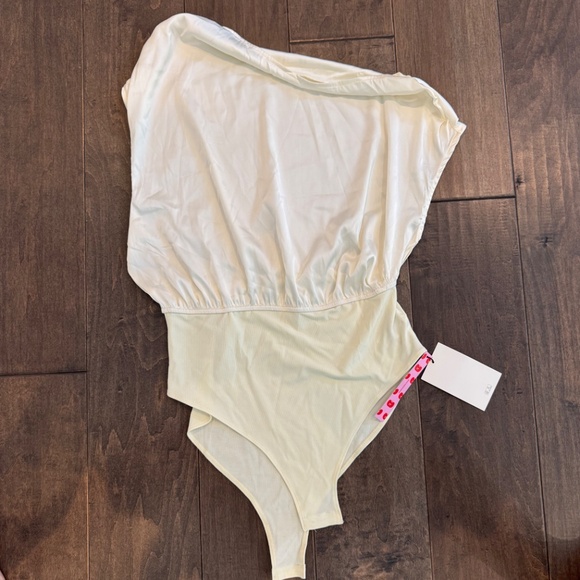 Cider SATIN ASYMMETRICAL NECK SOLID RUCHED BODYSUIT NWT - Picture 5 of 6